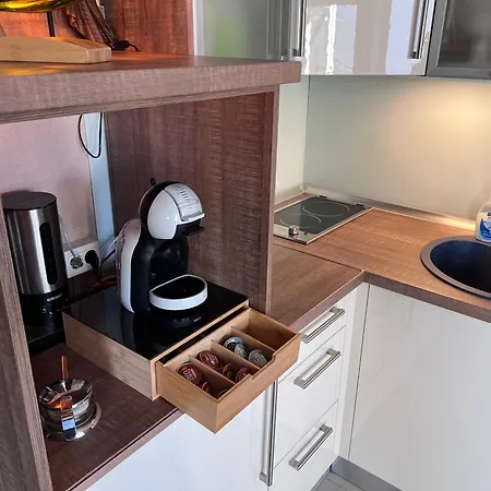 Mira - Sea View Apartman