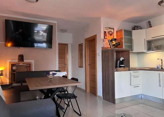 Mira - Sea View Трогир